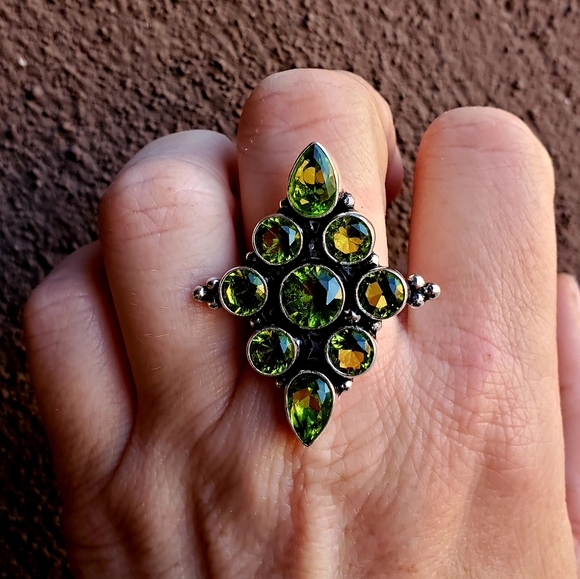 New Unique Peridot 925 Silver Statement Ring. - Picture 7 of 10